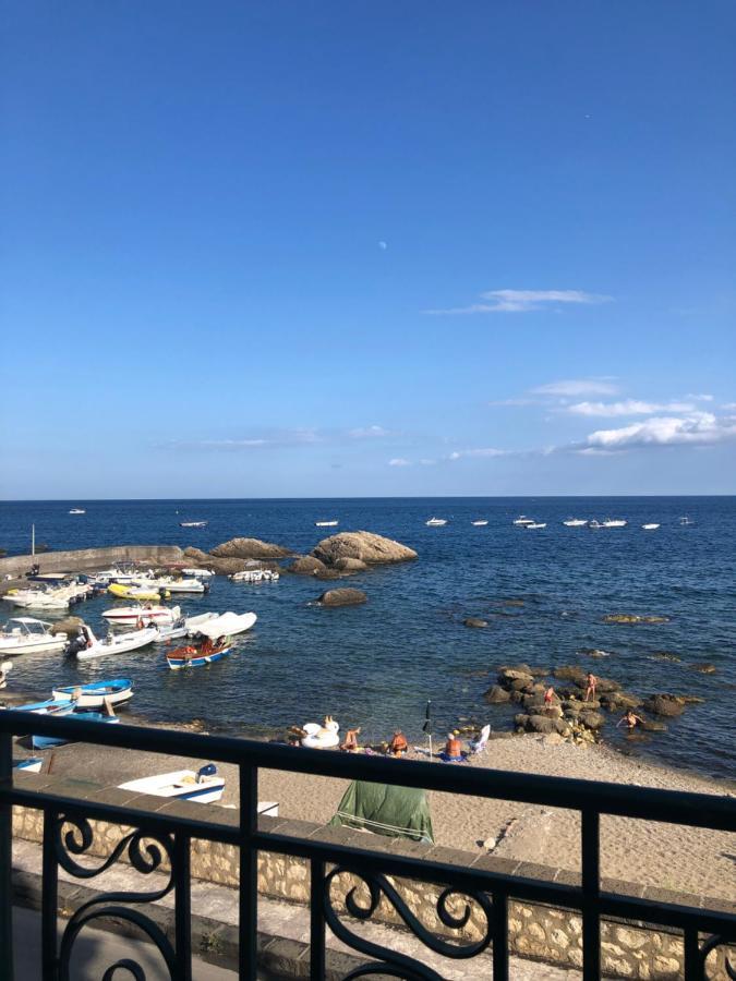 Hostel Beach House Giardini Naxos Exterior foto