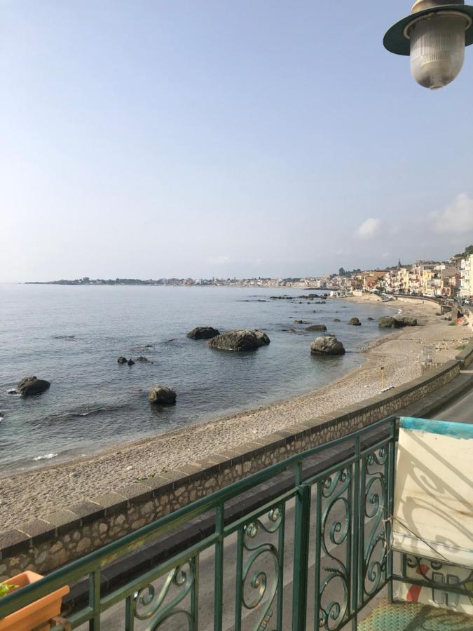 Hostel Beach House Giardini Naxos Exterior foto