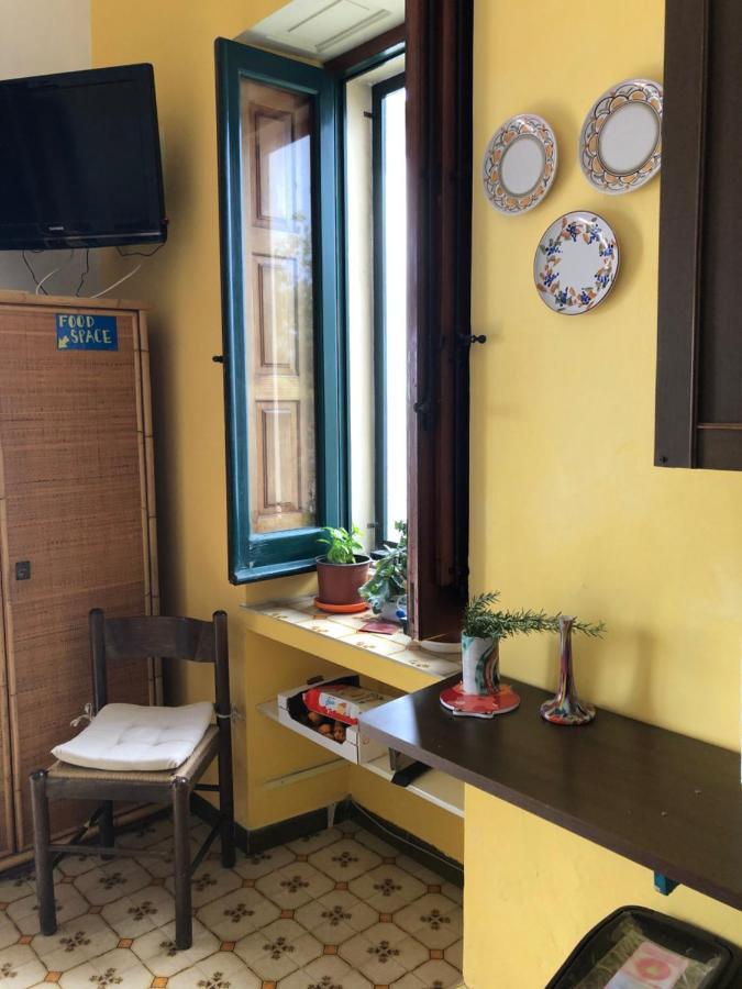 Hostel Beach House Giardini Naxos Exterior foto